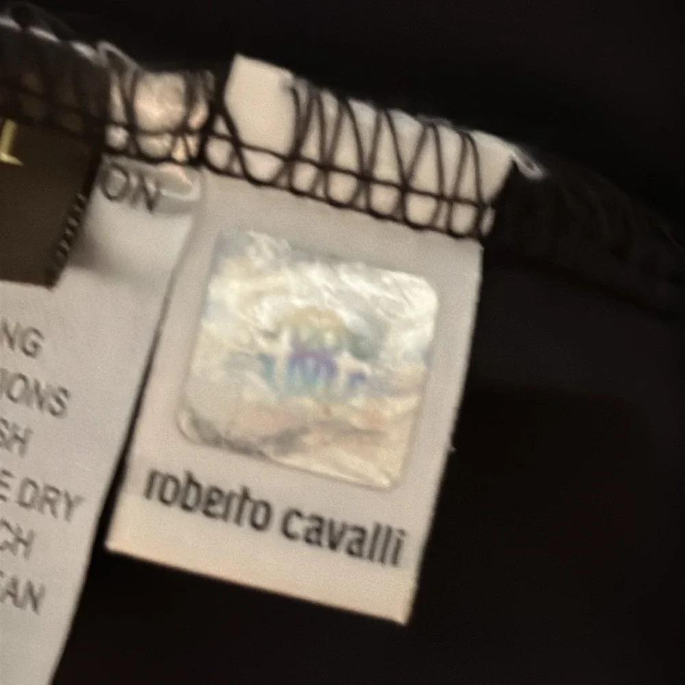 Roberto Cavalli T shirt Used bust still in good condition. - Picture 6 of 8